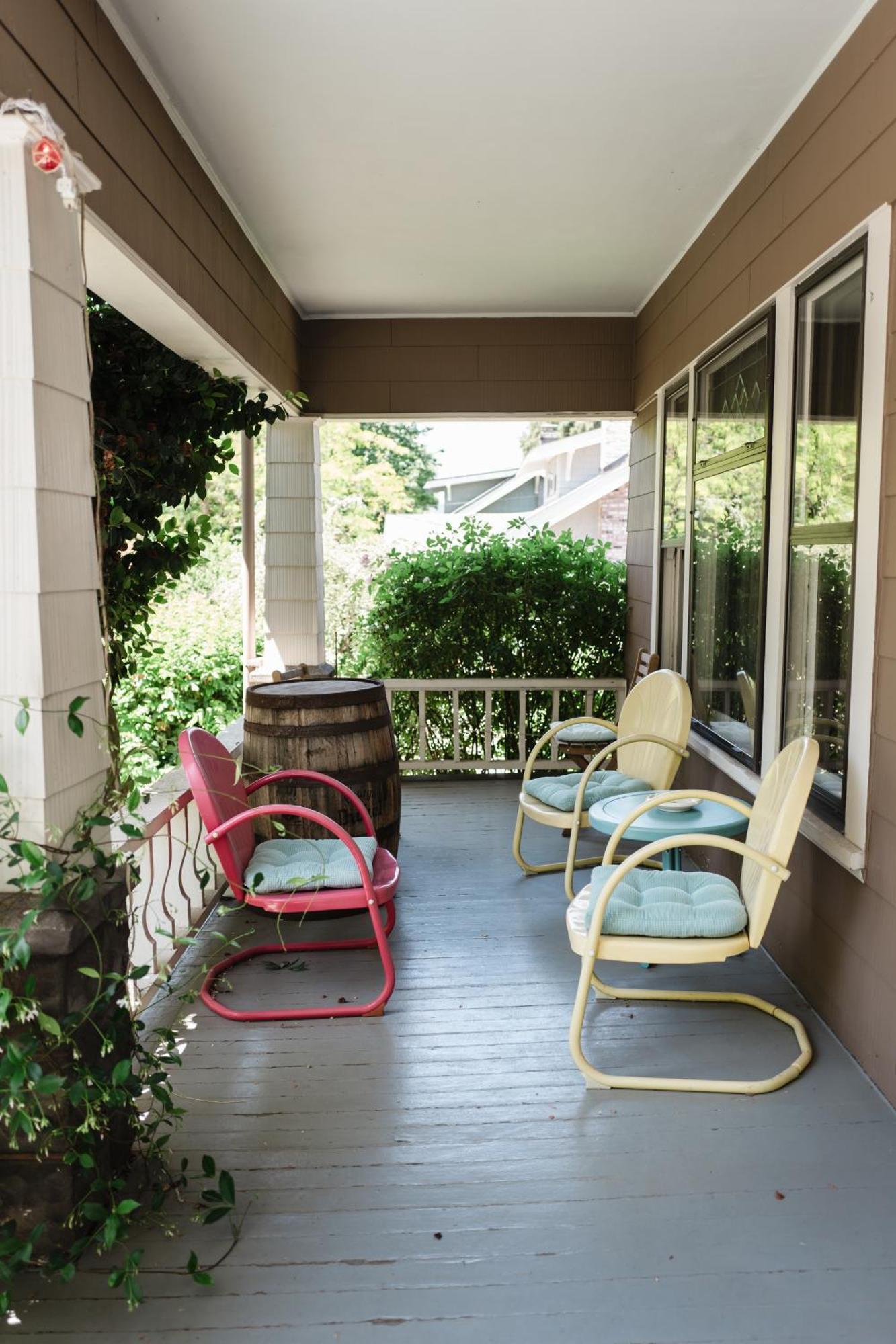 Southeast Portland Comfy & Eclectic Craftsman Home Exterior foto