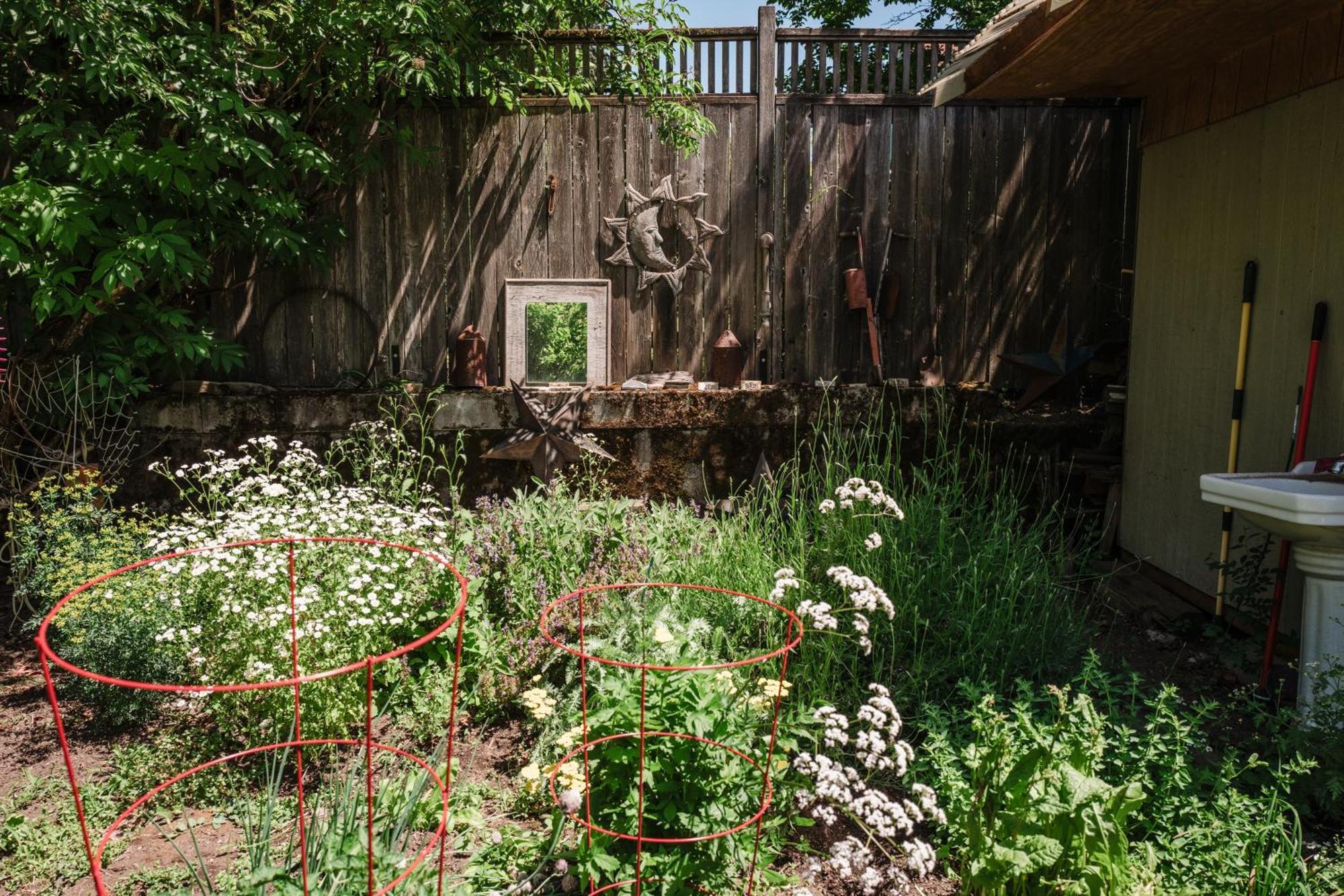 Southeast Portland Comfy & Eclectic Craftsman Home Exterior foto