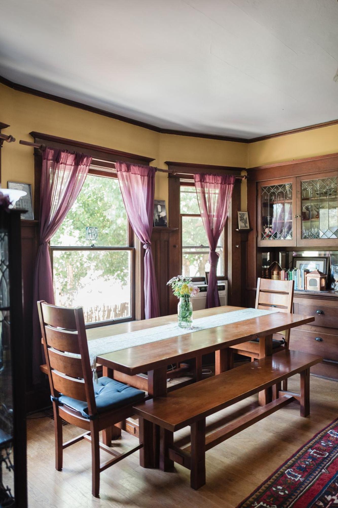 Southeast Portland Comfy & Eclectic Craftsman Home Exterior foto