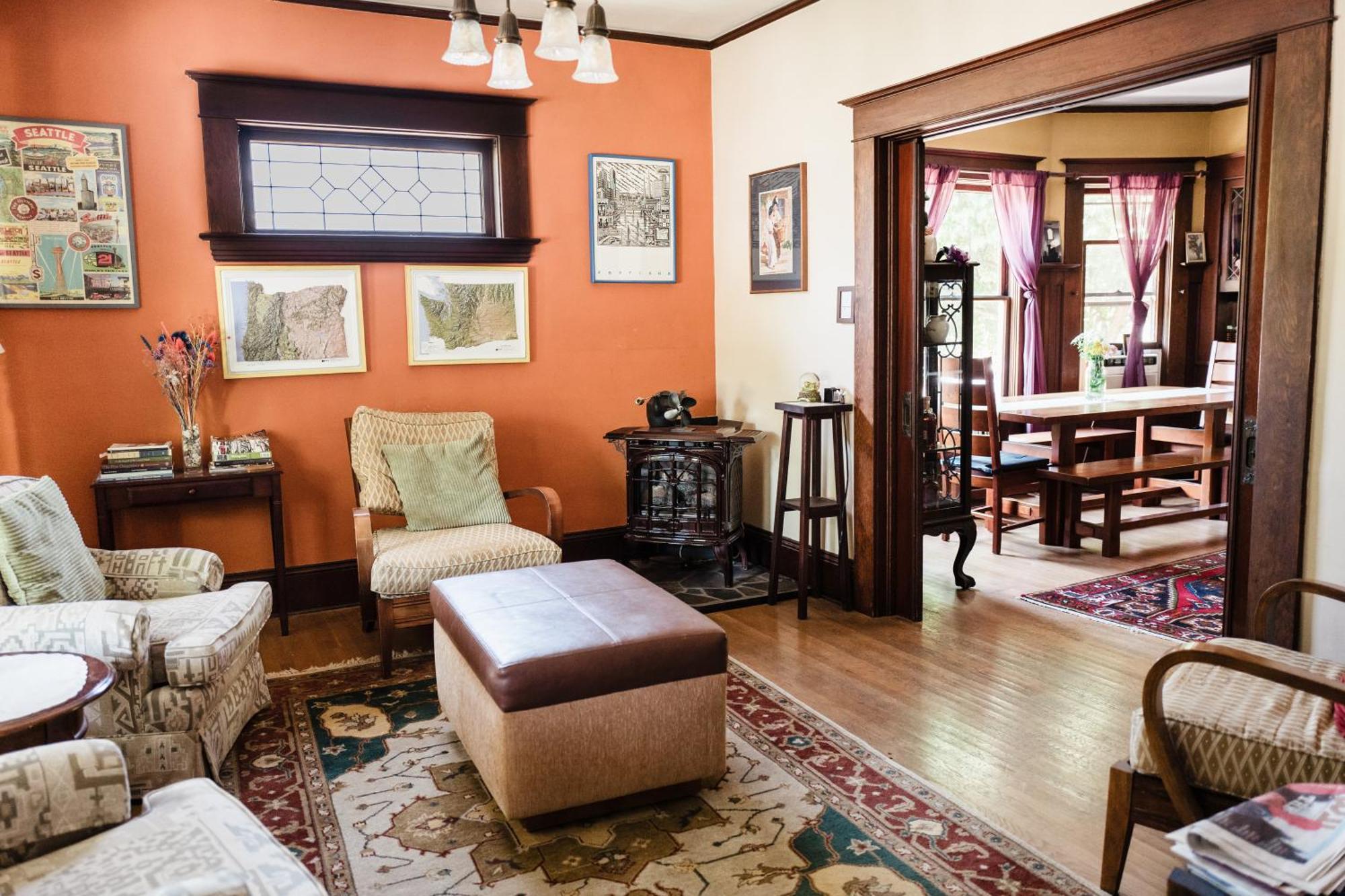 Southeast Portland Comfy & Eclectic Craftsman Home Exterior foto