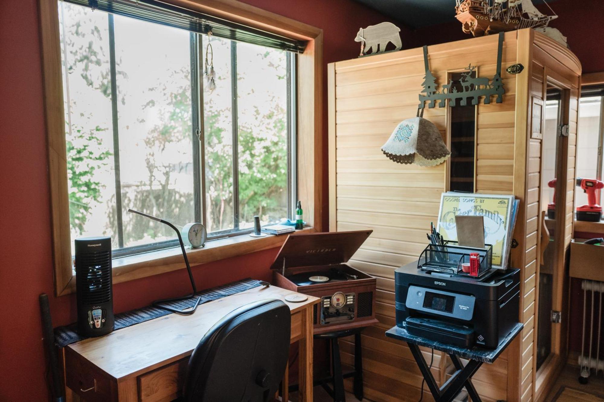 Southeast Portland Comfy & Eclectic Craftsman Home Exterior foto